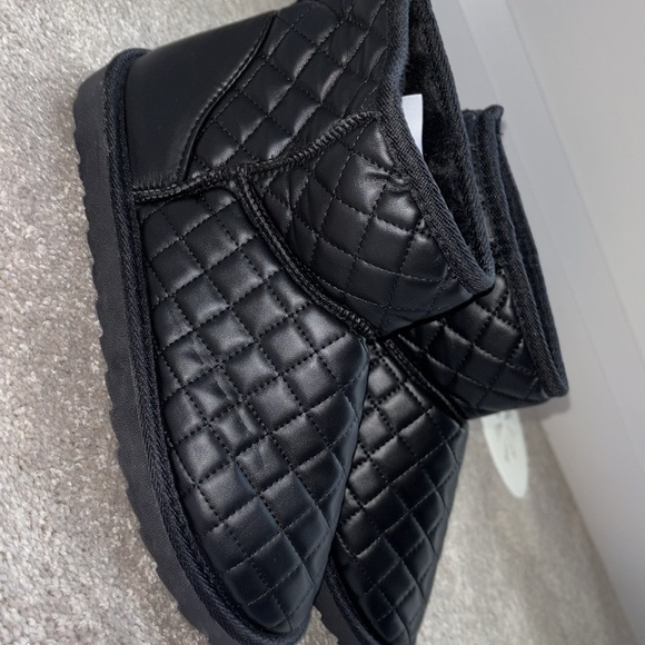 Vegan Leather Comfy cozy fur lined ankle bootie Sz 9 - Picture 3 of 16